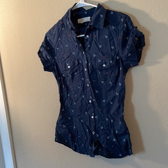 H&M short sleeve navy red white anchor button down blouse - Picture 2 of 5